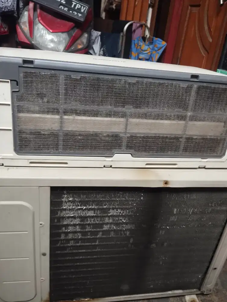 AC,bekas Mitsubishi 1/2 PK, 2 set inverter