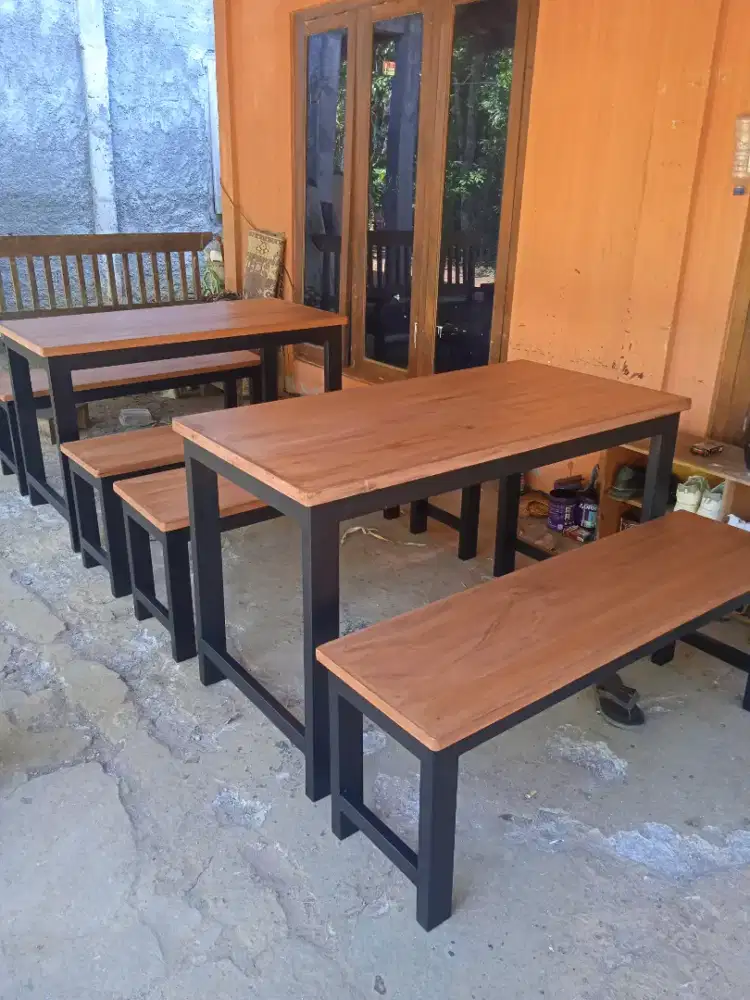 Meja kursi warung mie ayam dan bakso