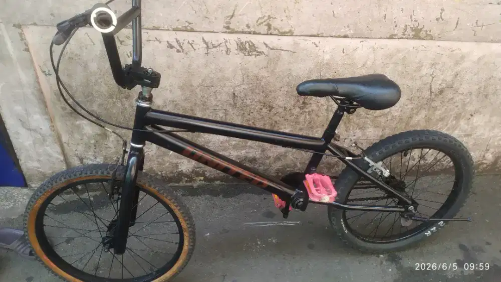Sepeda bmx ukuran 20