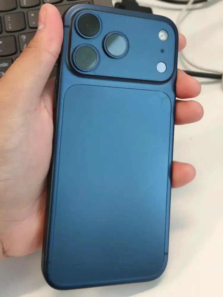 iPhone 17 Pro Max Deep Blue iBox Garansi On