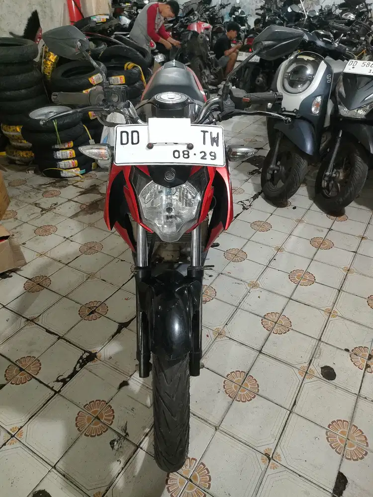 Yamaha Vixion 150cc 2016 merah hitam