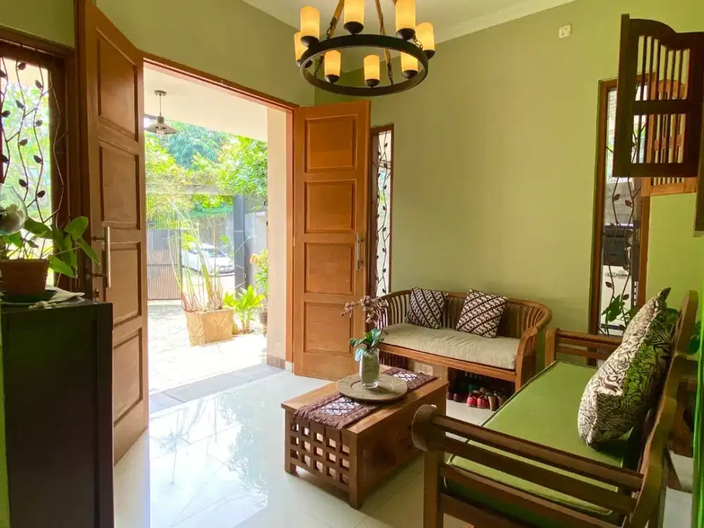 Hidden gem di Lebak Bulus! Rumah mewah dengan kolam renang, serasa villa di Bali dengan full privacy dan tenang, dekat MRT