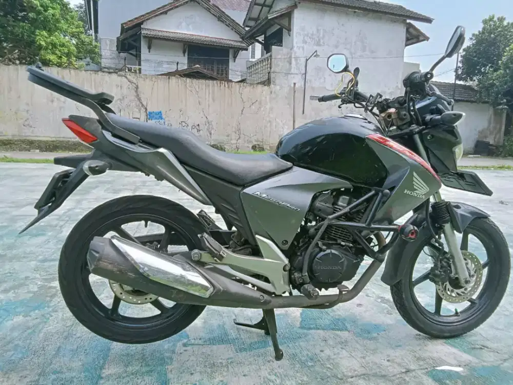 Honda New Megapro 2010, monoshock