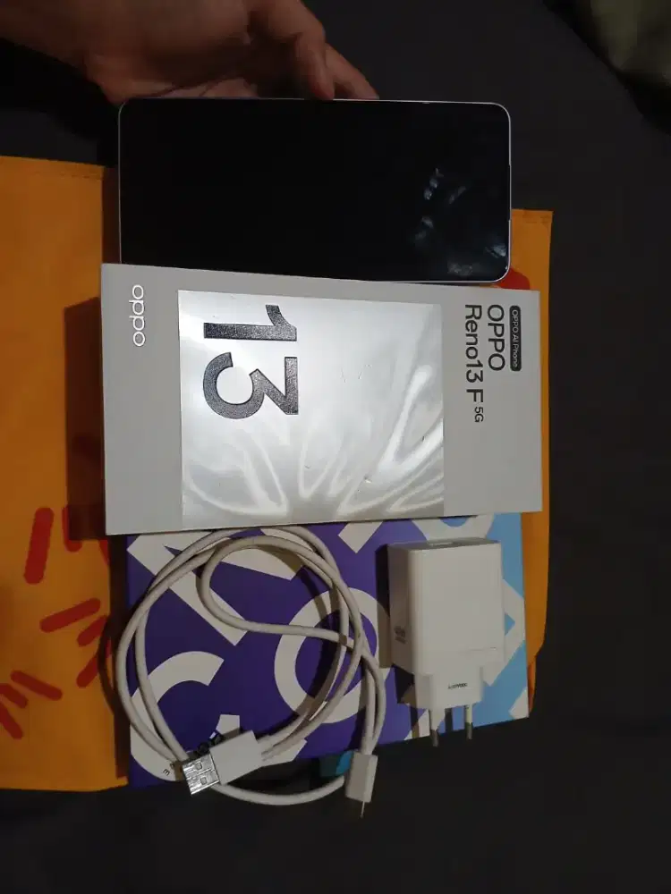Oppo Reno 13f 5G 8/256GB warna purple