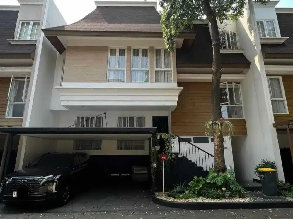 Dijual rumah mewah 3lt townhouse pasar Minggu Jakarta selatan