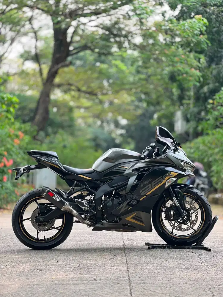 KAWASAKI ZX25R ABS 2022 GREY KM 9K PAJAK PANJANG SIAP TOURING
