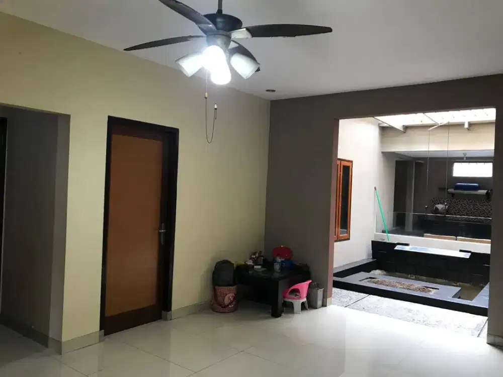 DISEWAKAN RUMAH STRATEGIS 2 LANTAI ARCAMANIK ANTAPANI