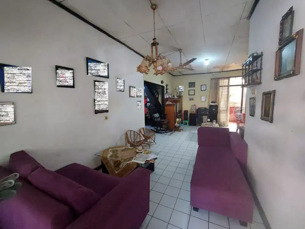Rumah Luas Lokasi Aman Bebas Banjir di Kopo Permai