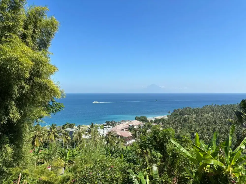 Tanah view laut di Sentral Senggigi dekat Sheraton