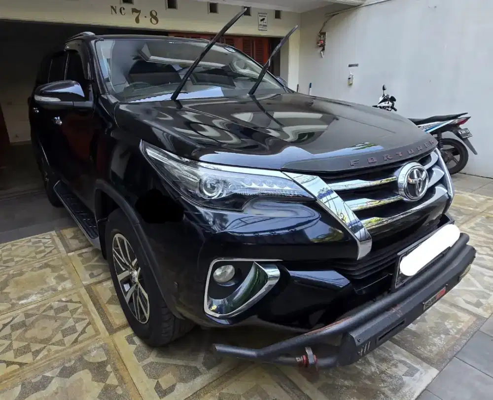 FORTUNER VRZ AT DIESEL 2016 HITAM - PRIBADI TANGAN I - AMAN TERAWAT