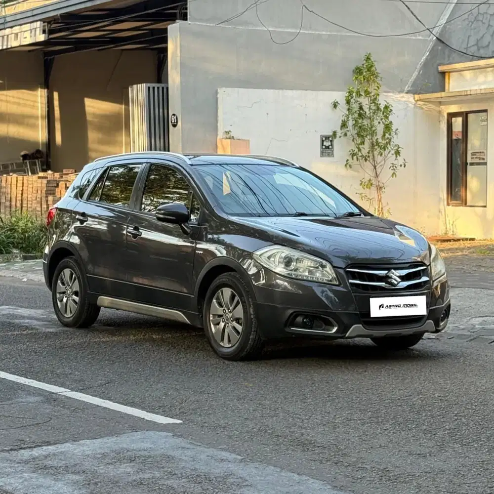 SCROSS SX4 2017 / 2016 Matic Bagus Murah Kredit Bekas Surabaya  Tgn1
