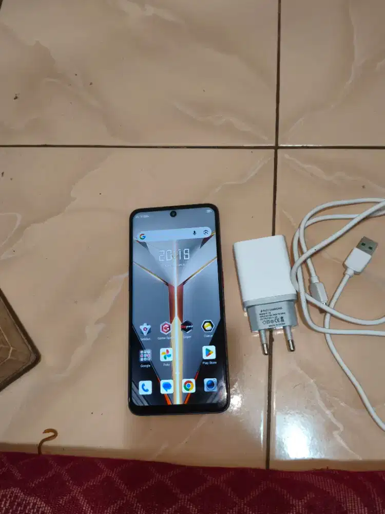 X Minat 
ZTE Nubia Neo 2 5G 
Ram 8+12/256gb
Gantian Lcd 
Hp+casan