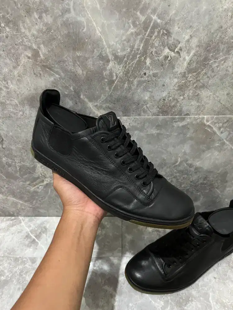 Sepatu Louis Vuitton Sneaker formal Original lv prelov not bally gucci