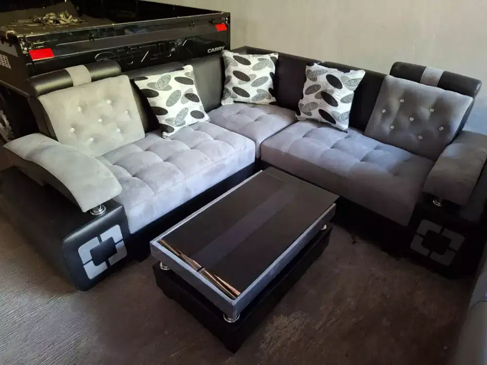 Sofa minimalis abu hitam