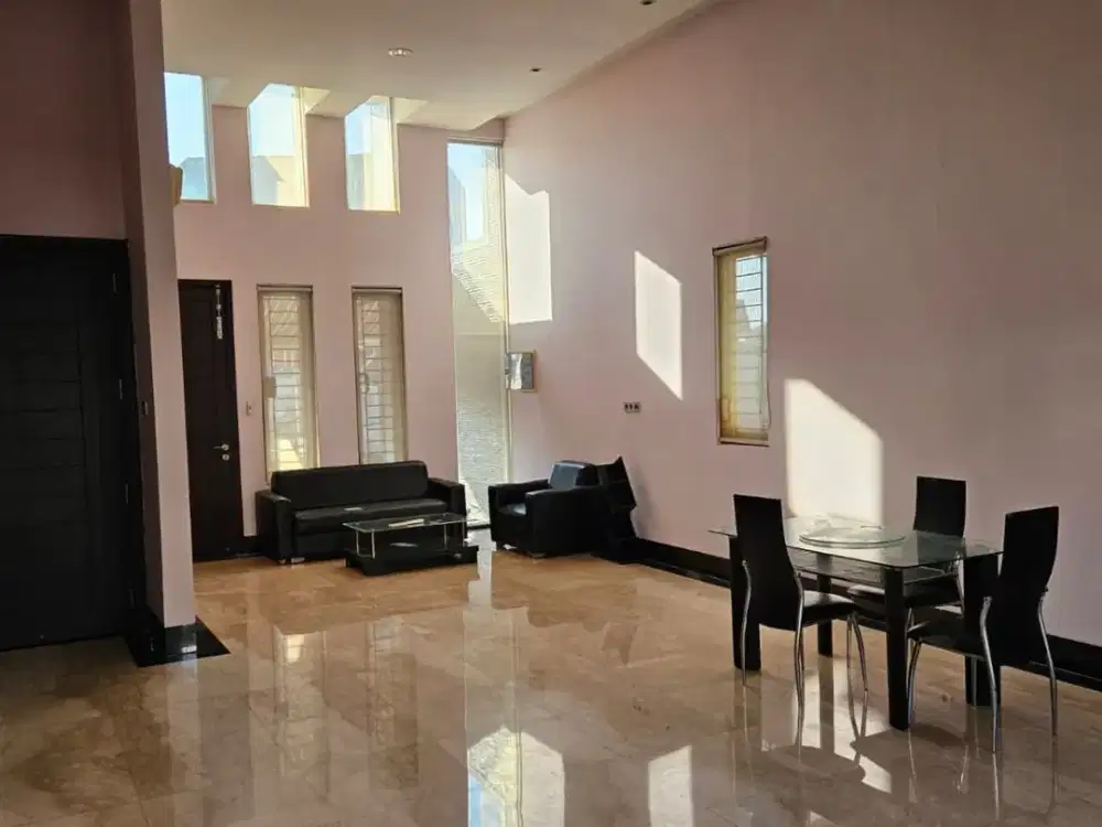 RUMAH SIAP SEWA MUARA KARANG 200 JUTA 2,5 LANTAI UK 8 x 15 m2