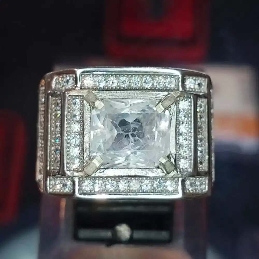 COLORLESS SAPPHIRE CEYLON 2,77 CRT NO HEAT