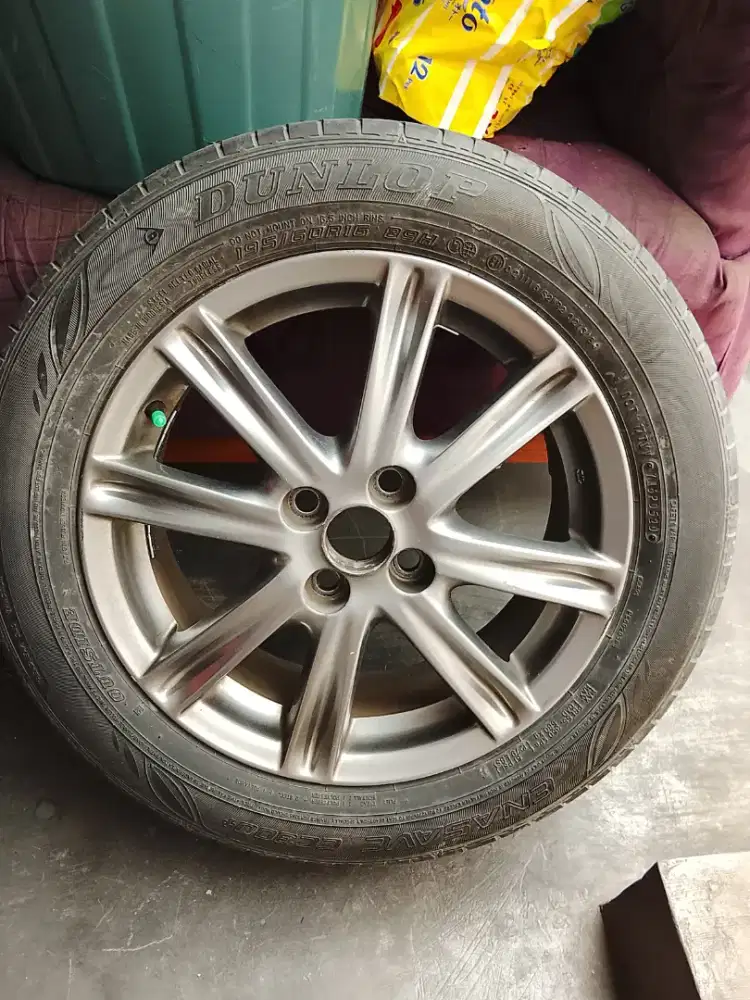 Di Jual Velg dan ban bekas yaris R16