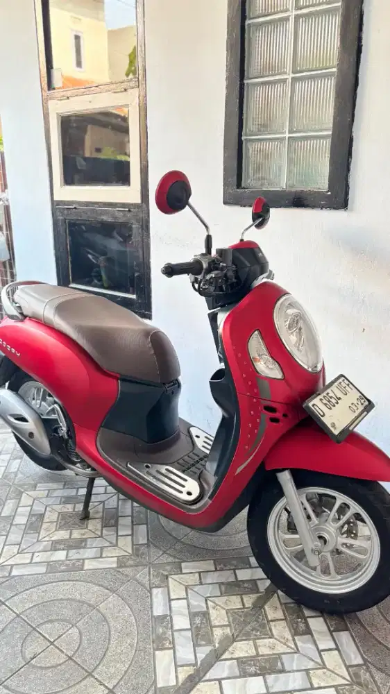 SCOOPY STYLISH KEYLESS ( KTP ada )