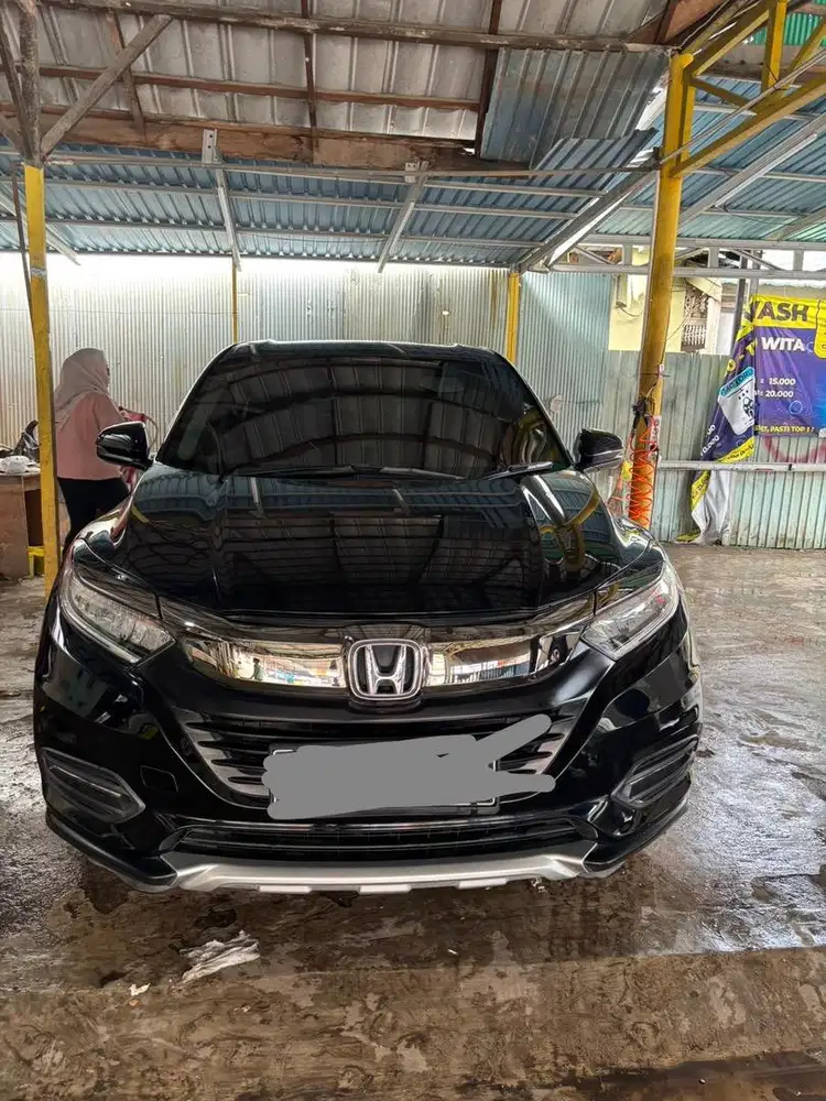 Honda hrv 2019 hitam