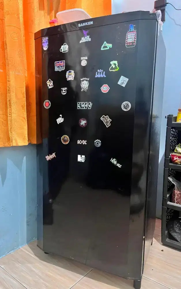 Dijual cepat kulkas sanken