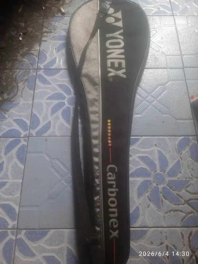 Raket bulutangkis carbonex 8 SP