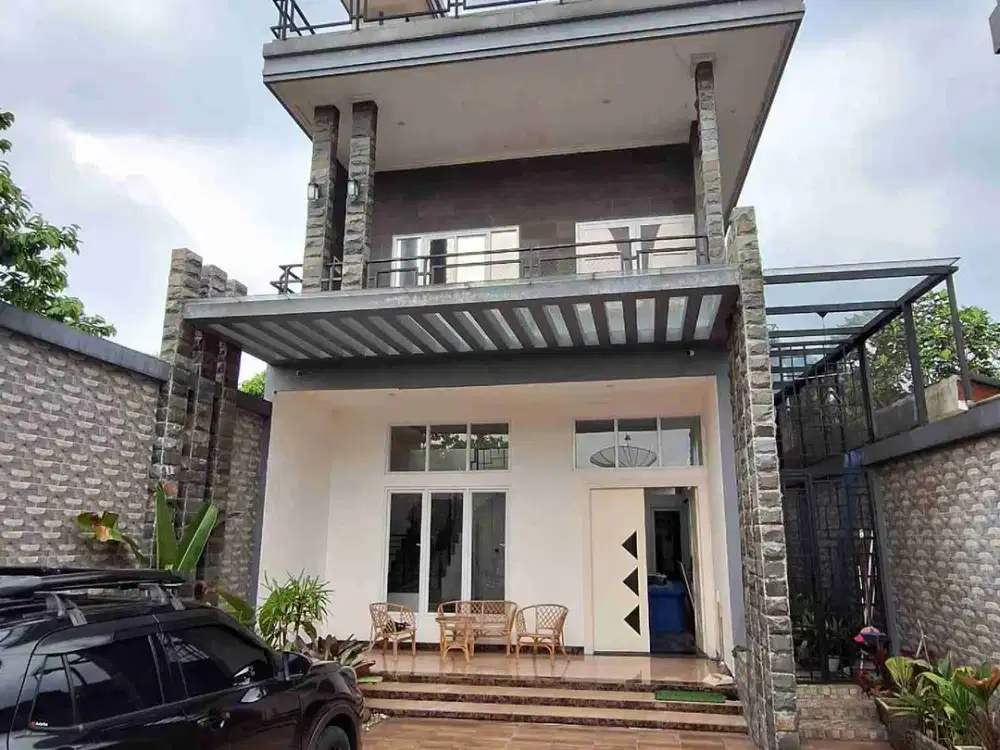 Rumah Villa Luxury 3 Lantai Full Furnished & kolam renang dekat mall, jungleland dan tol Sentul