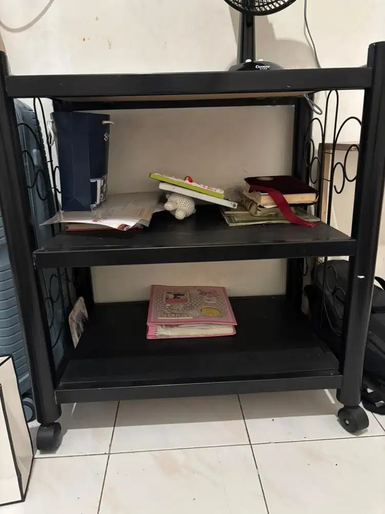 Di jual meja hitam