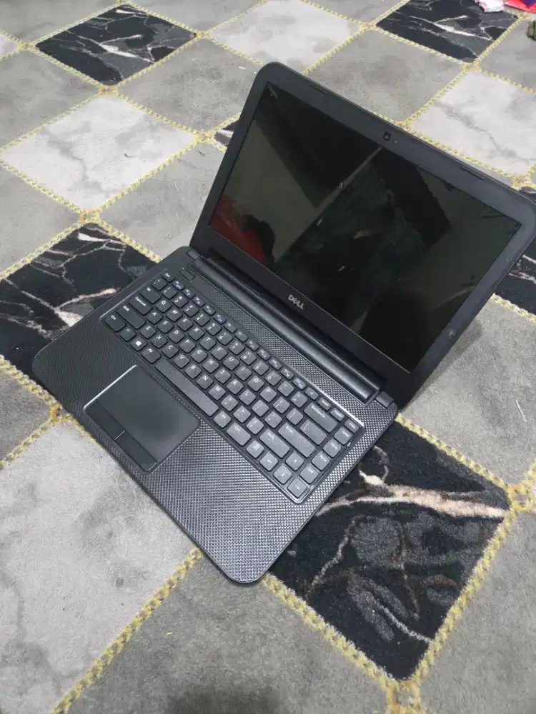 Dell inspiron 3421 Ram 16gb Ssd 256gb Core I3 Nvdia Gt625 minus dikit