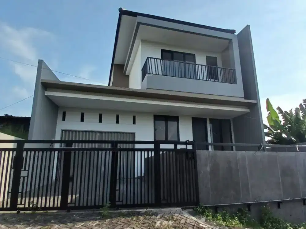 Dijual dan Disewakan Rumah Siap Pakai Lokasi di Jl. Stonen Semarang