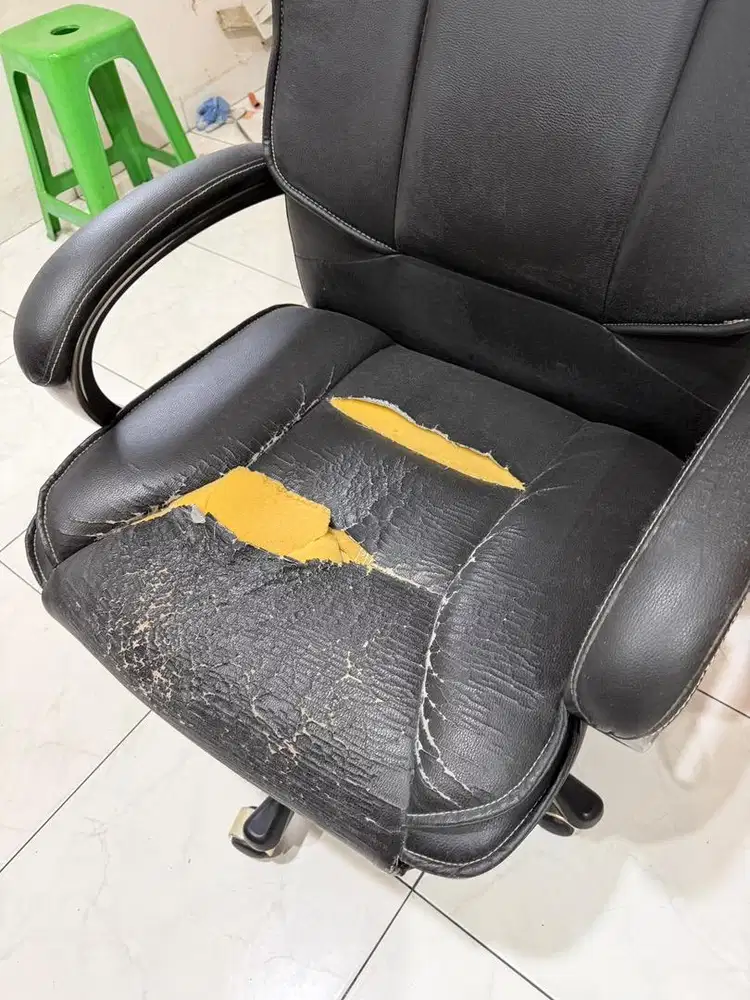 Kursi Kantor Bekas Apa Adanya