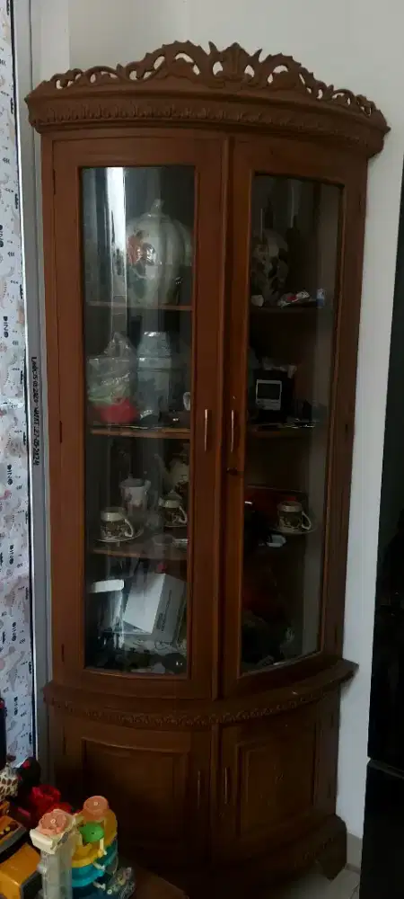 Lemari Sudut kayu jati Tua