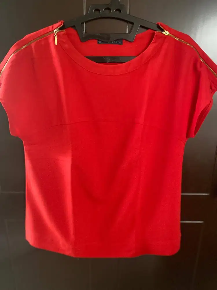 BLOUSE NYLA BASIC – MERAH - SIZE L - PRELOVED