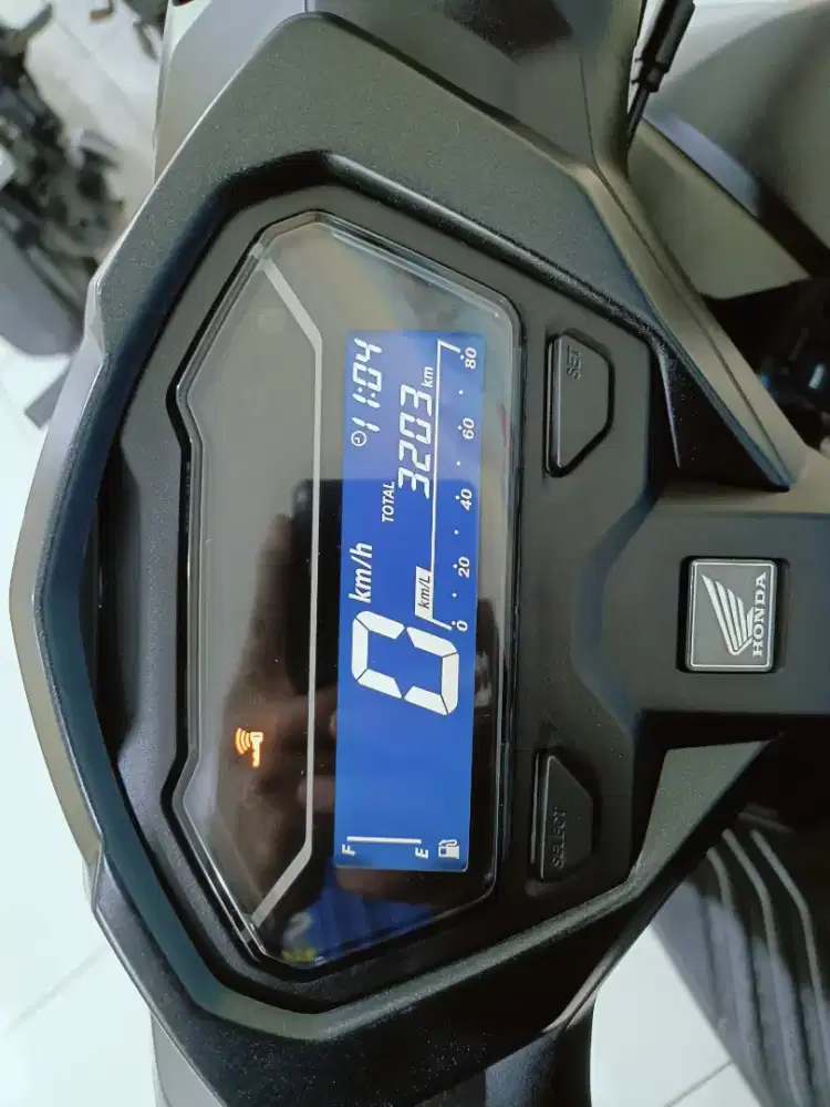 VARIO ESP CBS ISS EXCLSV FI ECO 125 KM 3000 ISTIMEWA MULUS 2023
