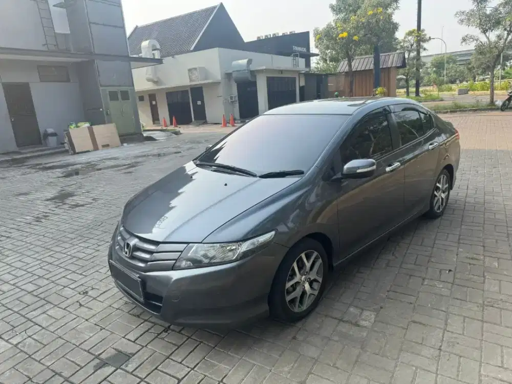 DJUAL HONDA CITY E AT {GM2) 2011