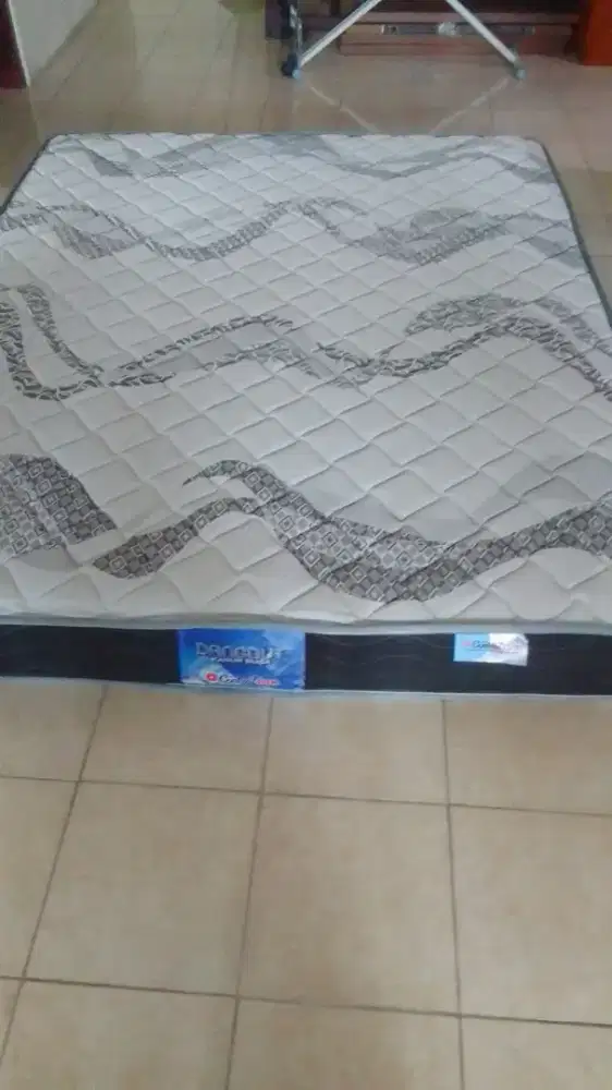Kasur Busa 160cm x 200 cm baru sekali pakai kondisi bagus