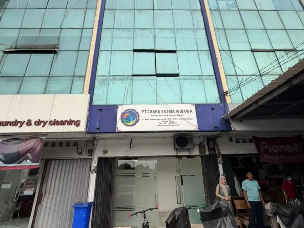 Ruko 3 Lantai Pinggir Jalan Raya di Jatiwaringin Jakarta