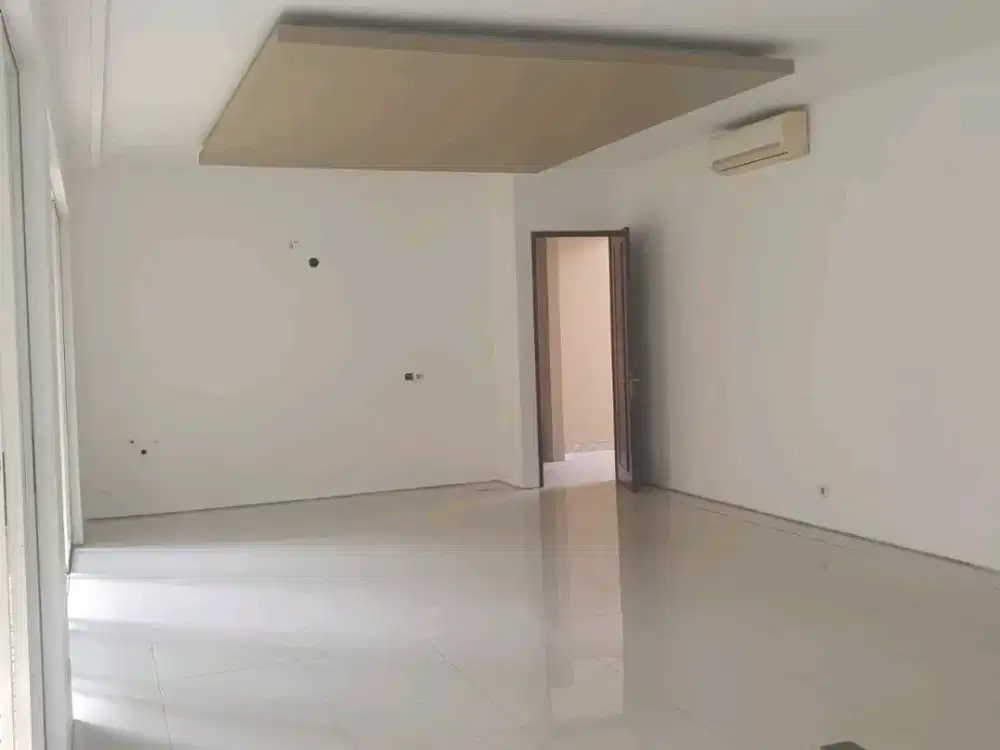 REV.A656 Rumah Graha Natura Surabaya Kondisi Terawat Siap Huni