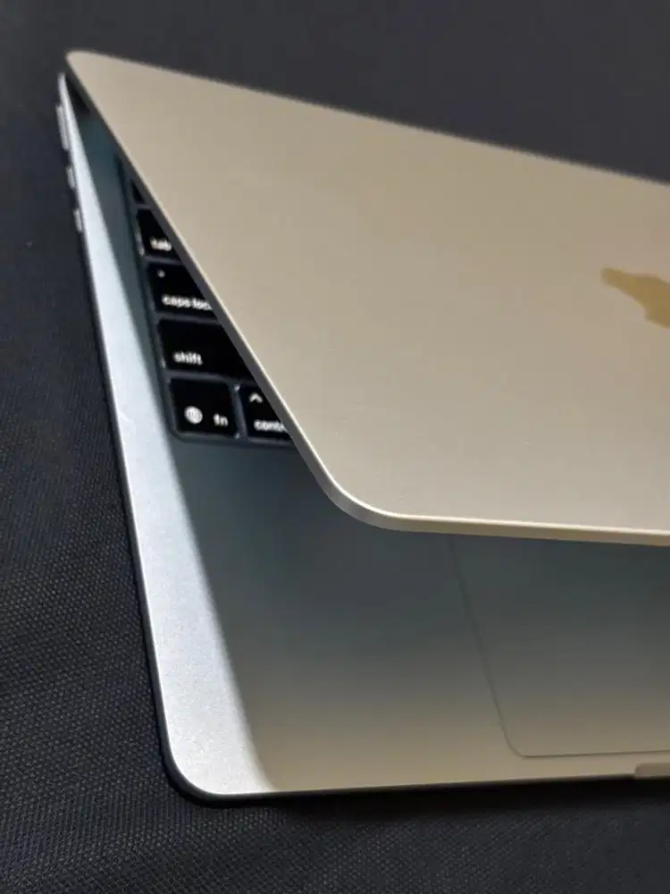 Macbook Air M4 16/256 Like new