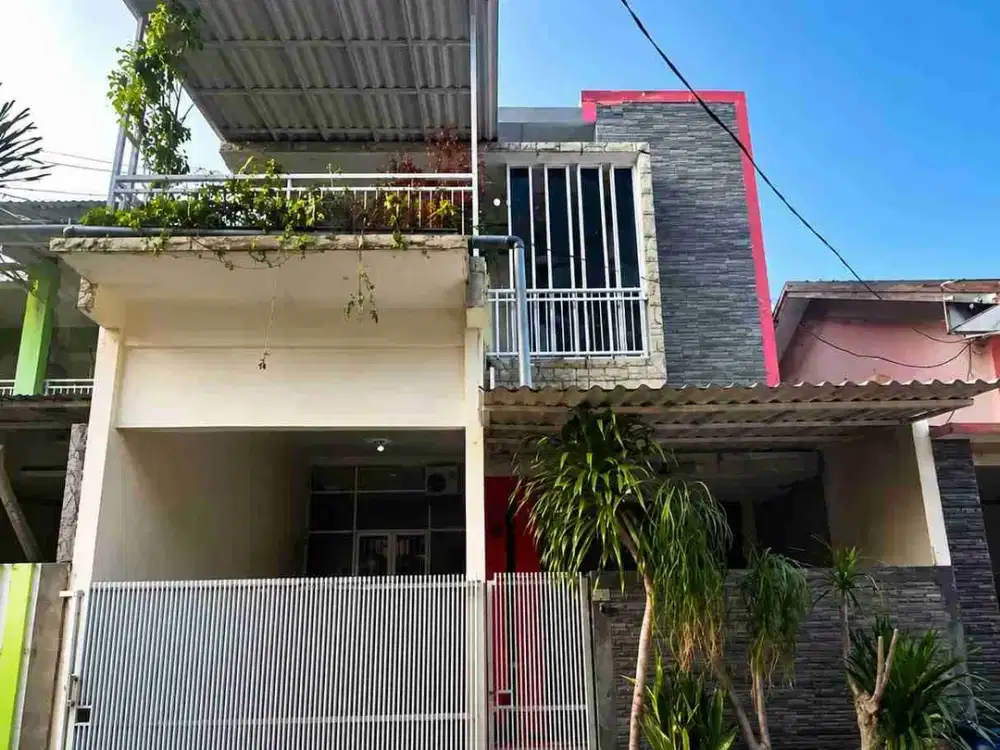Dijual Murah Rumah 2 lantai di Perum KARAH