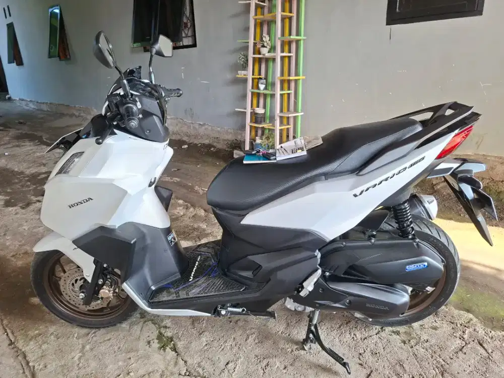 Honda vario 160 abs bekas rasa baru