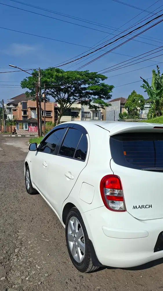 Nissan March 2012 Bensin