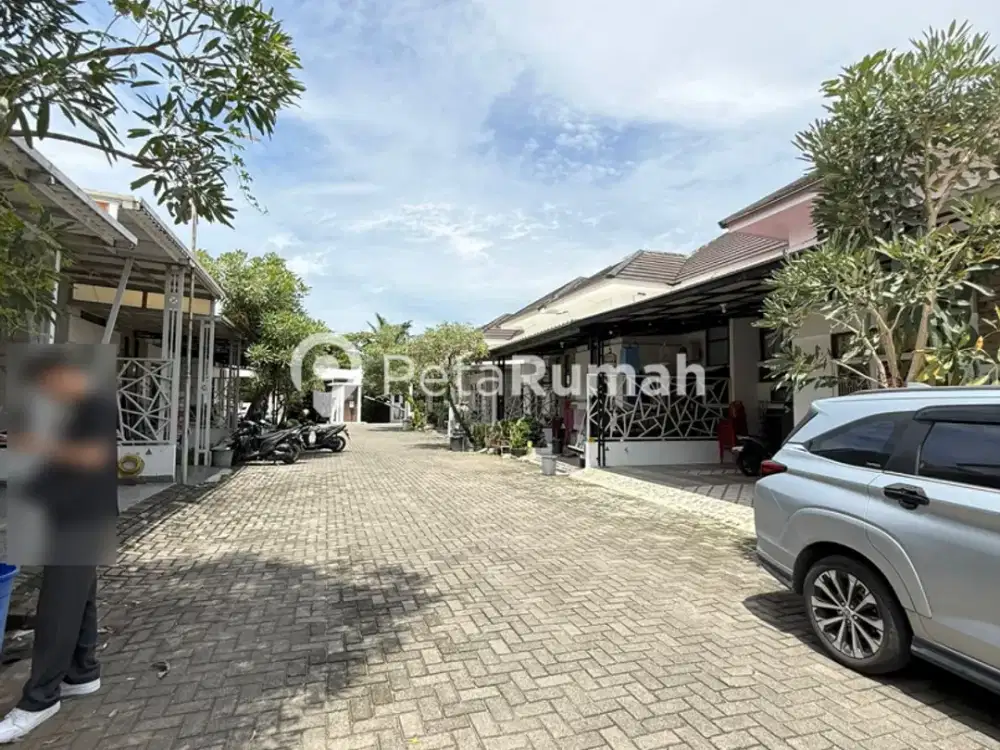 DIJUAL VILLA HIGH CEILING KOMPLEK THE FLAMBOYAN SUITE JALAN FLAMBOYAN 1 - MEDAN TUNTUNGAN (indra & andy)