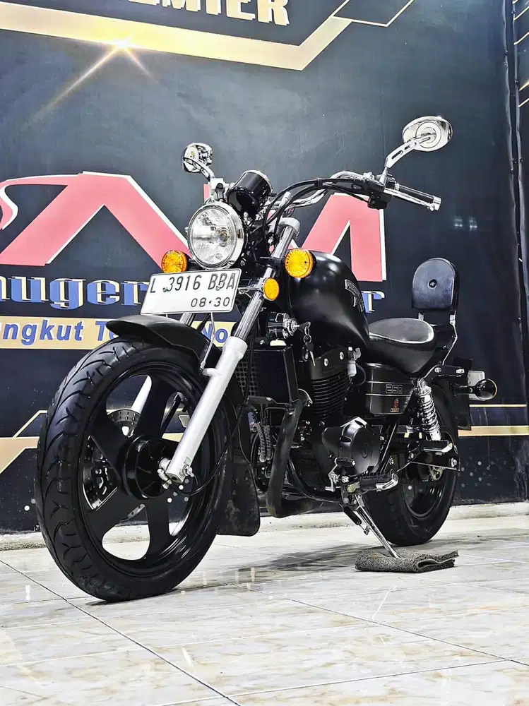 Benelli Patagonian Eagle 250 TH 2025 carbu hitam mulus