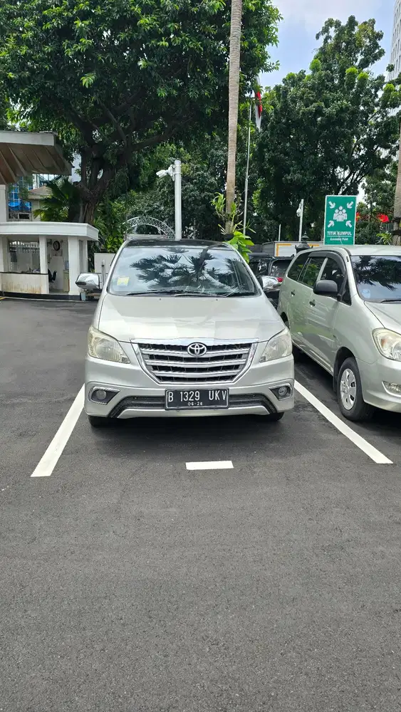 Toyota Kijang Innova 2011 Bensin