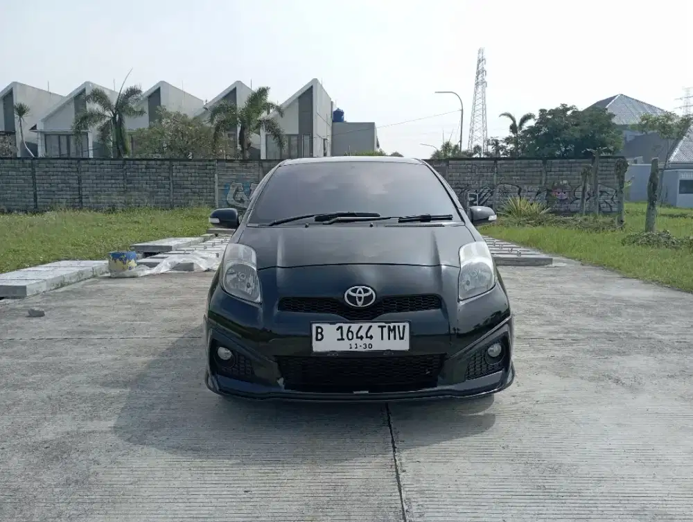 toyota yaris s  1.5 manual 2012