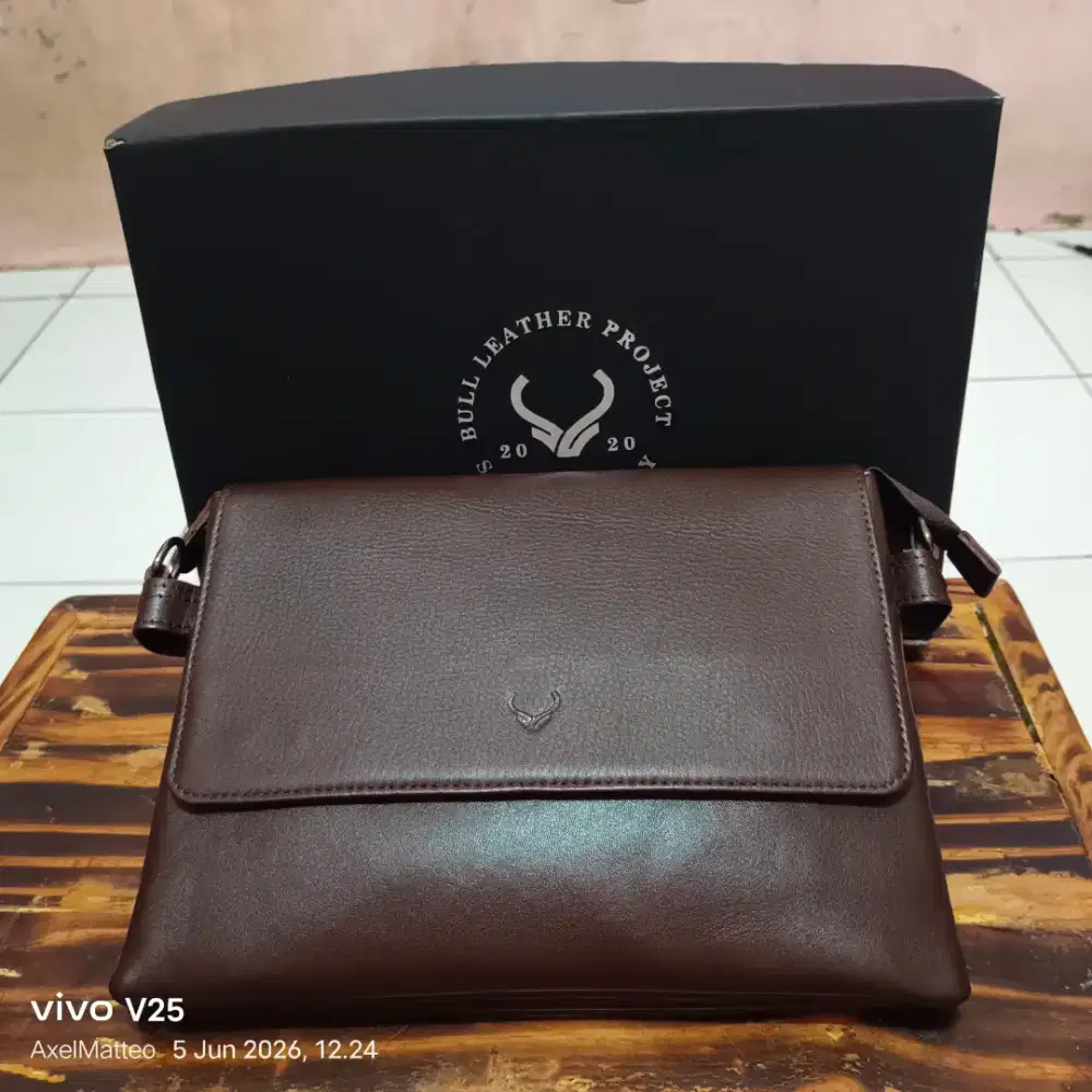 Tas Selempang Kulit Asli