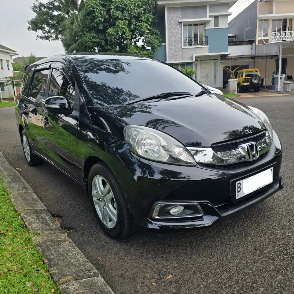 Honda mobilio e at matic th 2014 hitam