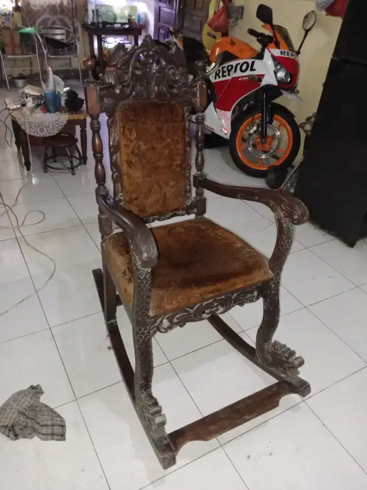 KURSI GOYANG JATI CLASSIC
