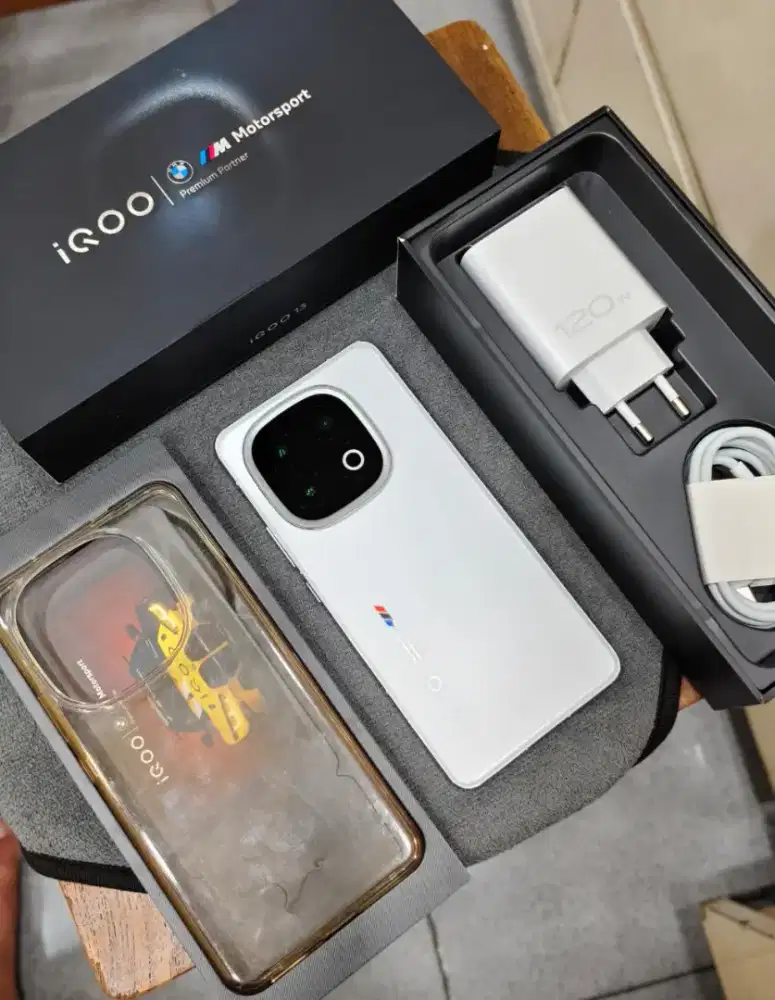 iQoo 13 12/256GB