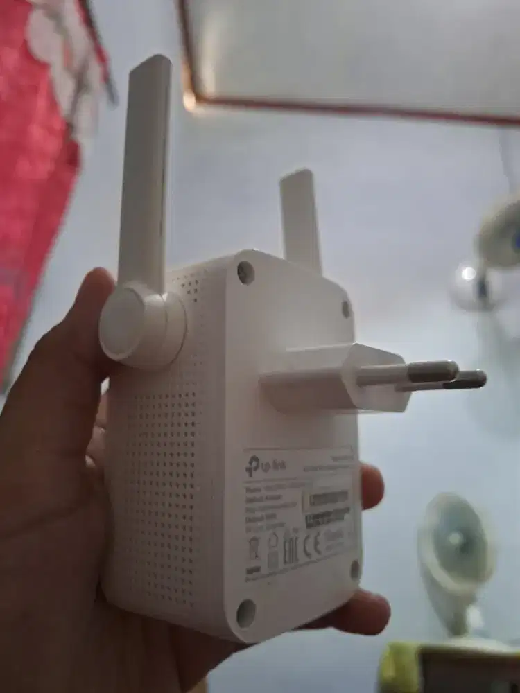 TP-Link Wi-Fi Range Extender RE305